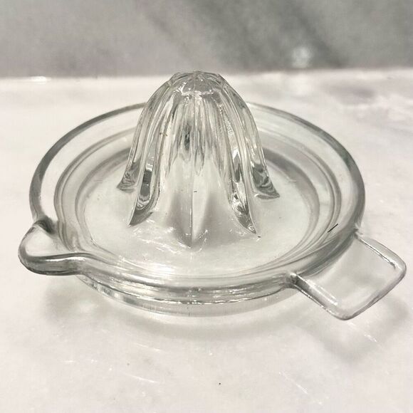 Vintage Glass Citrus Orange Lemon Lime Juicer Clear Reamer - Picture 1 of 2